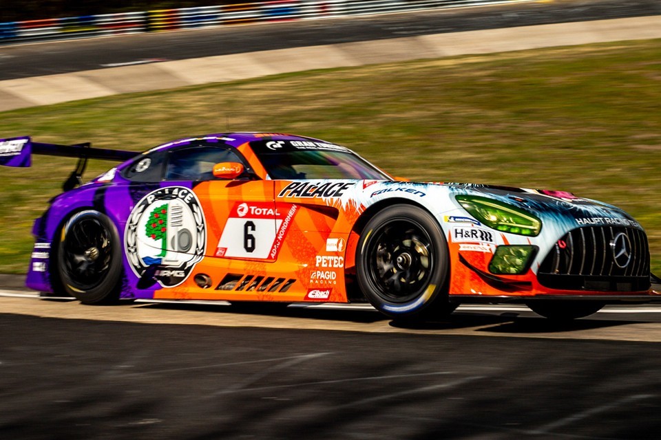 肃肃杀气amg和palace合作设计gt3赛车特别涂装