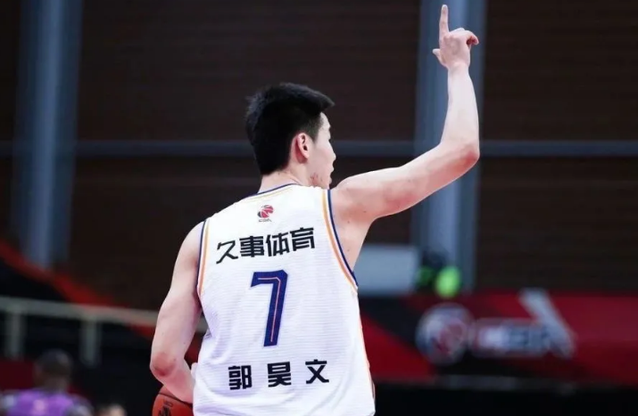 林庭谦 林庭谦正考虑参加NBA训练营，目标是NBA还是效仿渡边雄太