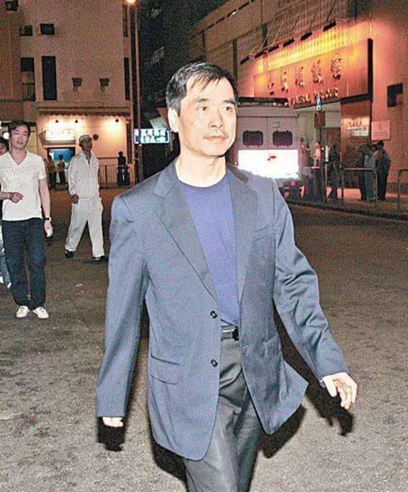 他是绑架刘嘉玲的香港黑帮大佬曾用30把砍刀一战成名