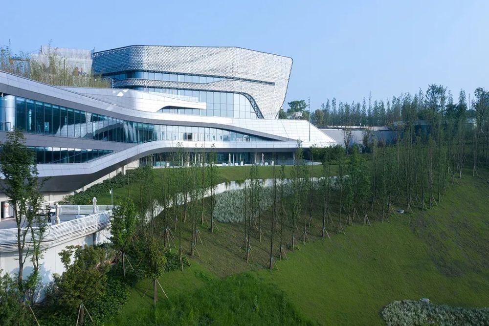 10design设计的重庆麓悦江城公园会客厅正式落成