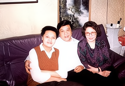 赵忠祥:临终前和倪萍密谈,5亿遗产不留给儿子,背后真相是什么_腾讯