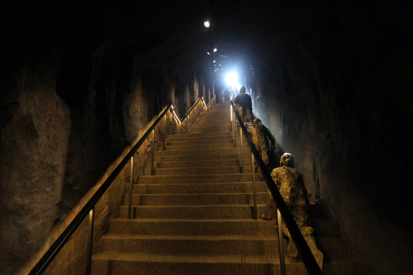 洞见山城重庆防空洞正变身城市新名片