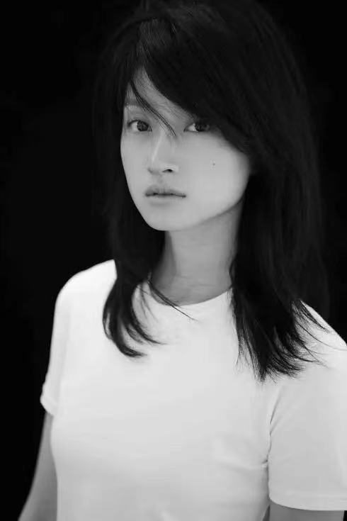 猎狼者朱亚文老婆三年后复出素颜上镜饰演嚣张的女狼子