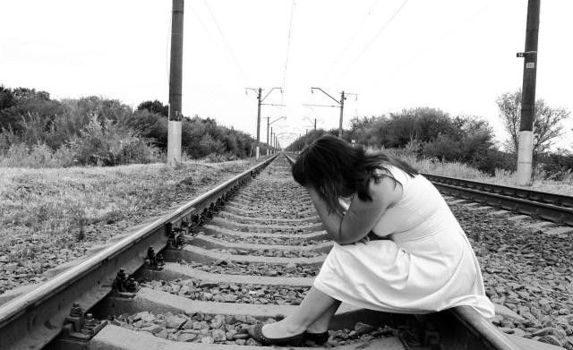 一个人深夜伤感的心情句子,句句扎心,看的人都哭了!