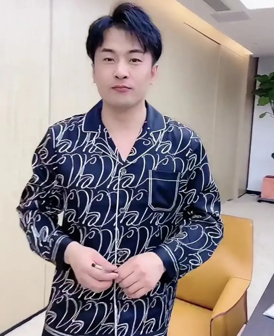 品牌包包排行榜图片_十大奢侈品包包排名及图标志(2)