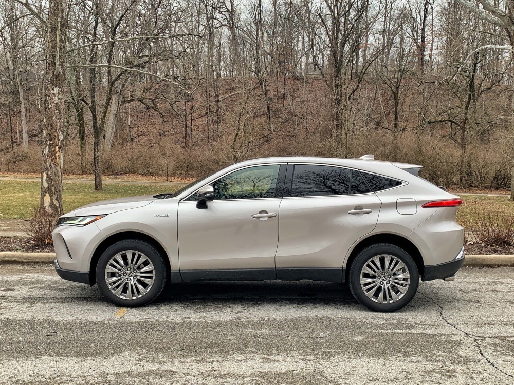 2021年丰田venza:能否装扮成廉价的雷克萨斯?