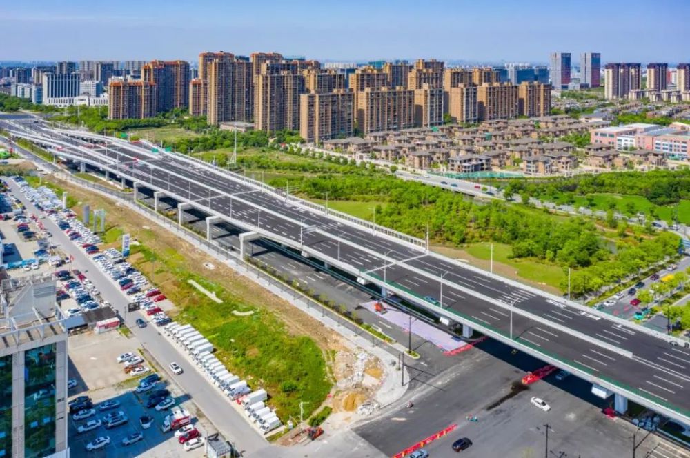 嘉兴快速路通车倒计时双向6车道信号灯有点特殊怎么开交警发布说明