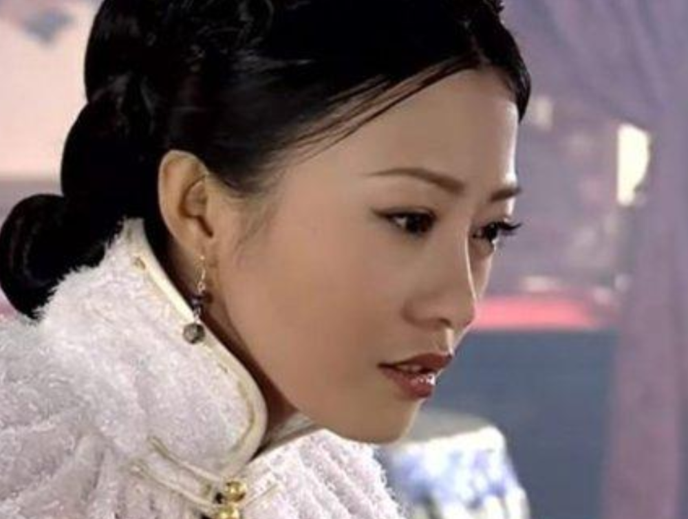 也正是因为孔四贞的格格身份,孙延龄才能在朝堂上越走越远.