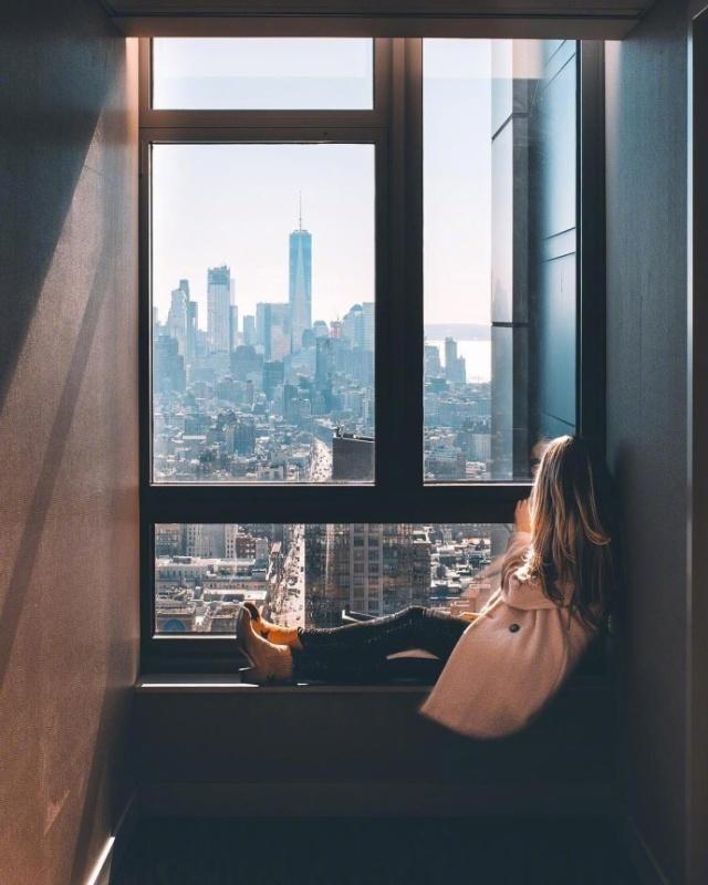 一个人孤独悲伤的句子心酸无助让人心疼