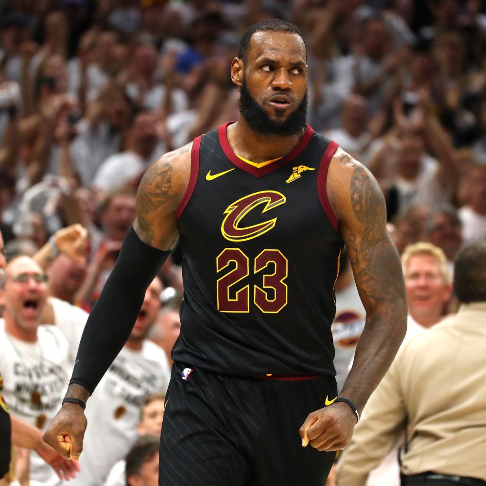 从骑士到热火,从骑士到湖人,nba球迷们无数次见识过"全力詹"的厉害,也