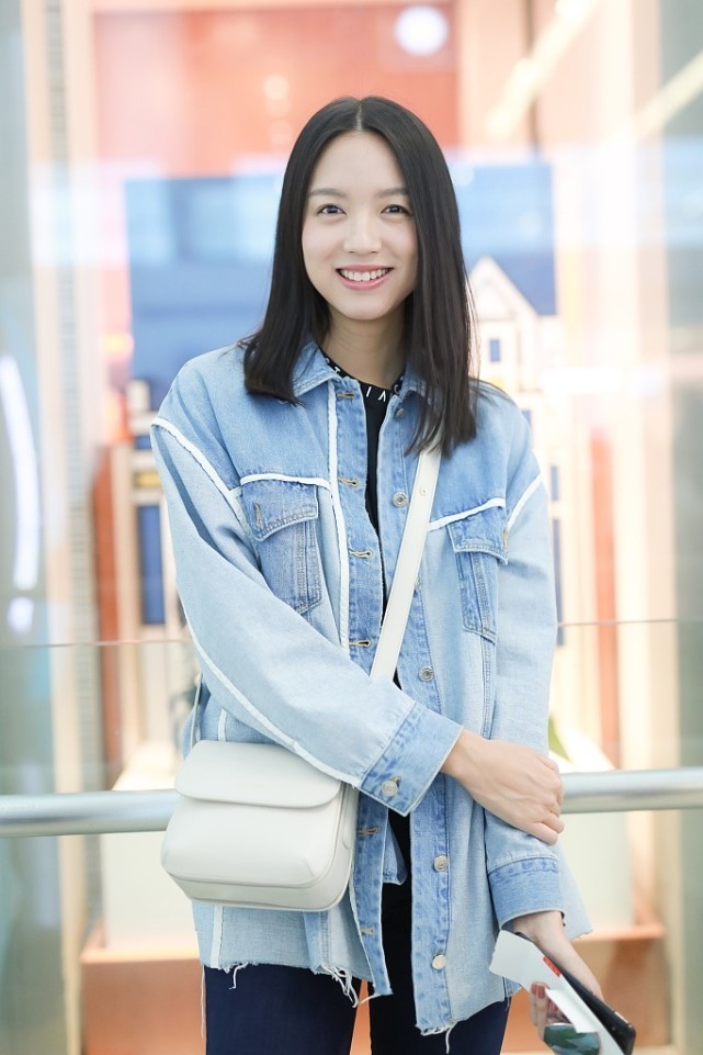 张梓琳素颜状态真好,一点也看不出是两个孩子的妈,身材依旧抗打