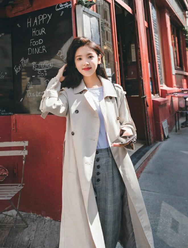 最适合春天穿的风衣温柔不失霸气章若楠身上那件我想买一打