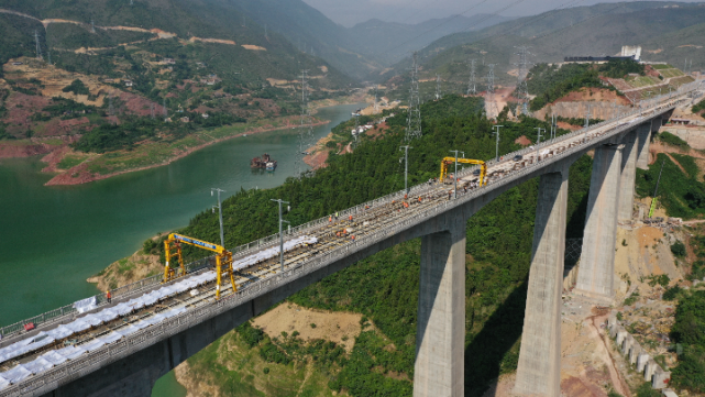 巫山人的"高铁梦"更近了～|中铁二局|巫山|无砟轨道|郑万铁路|高铁