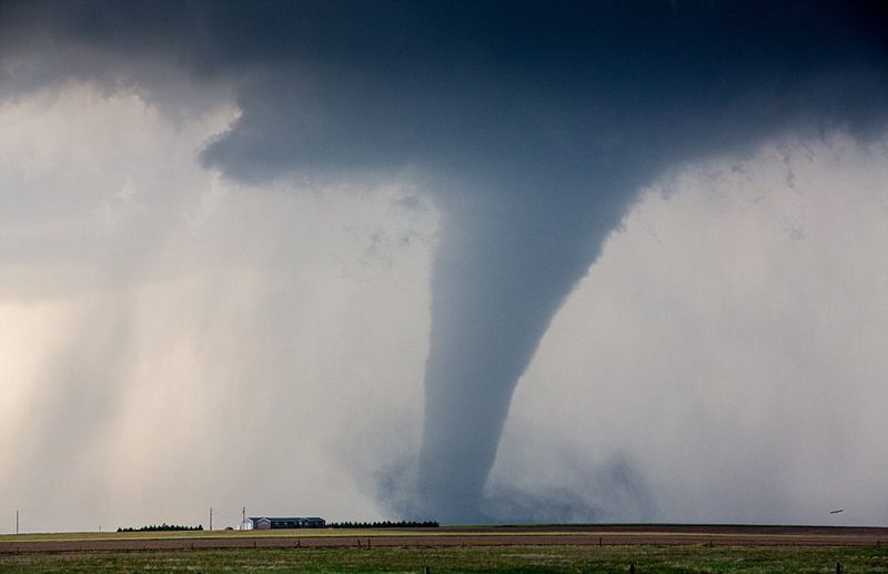 风力堪比超强台风!黑龙江巨型龙卷风横扫4个乡镇,风力咋这么强