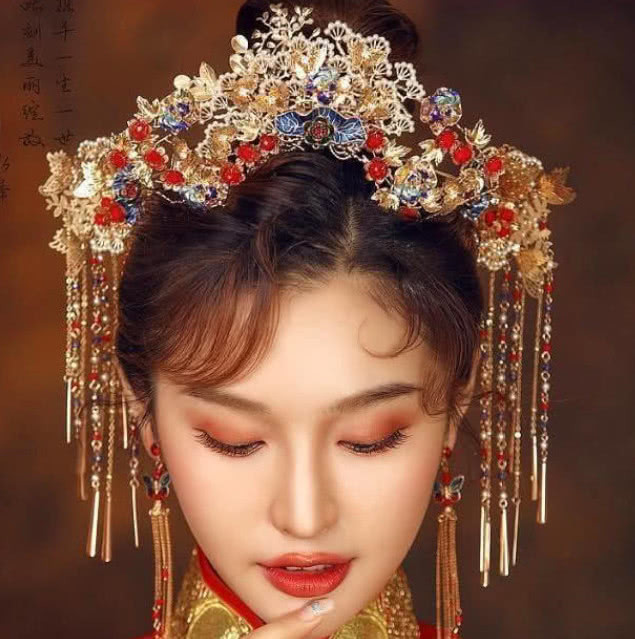 心理学:如果你是公主,会选哪一顶凤冠?看你的婚姻有多幸运