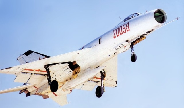 图片:歼-8战斗机是我国战机中绰号最多的机型.