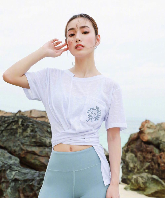 健身网红陈暖央身材超美标准的蜜桃臀让人羡慕教你如何练同款