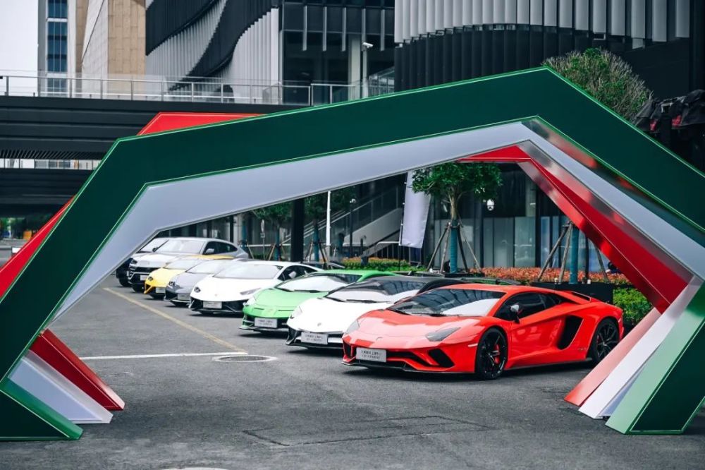 兰博基尼上海中心全新展厅盛大开业