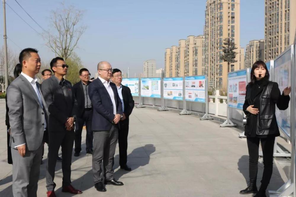 荥阳市政府领导会见慧辰资讯代表团一行