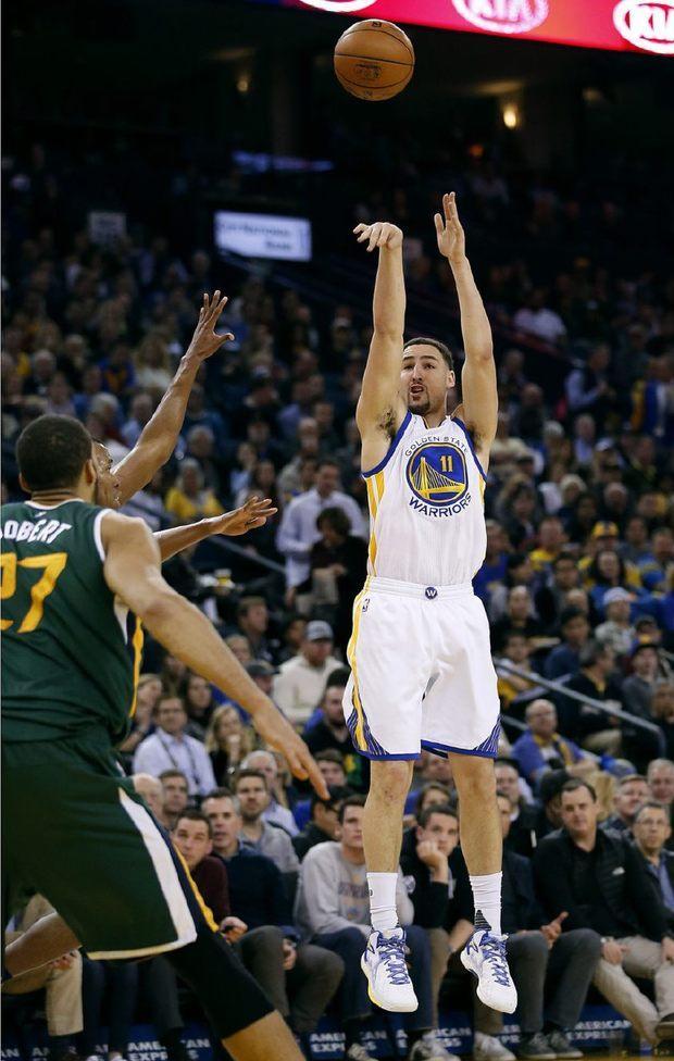 都知道汤普森单场14记三分球历史第一,那他全场多少分你知道吗?_腾讯