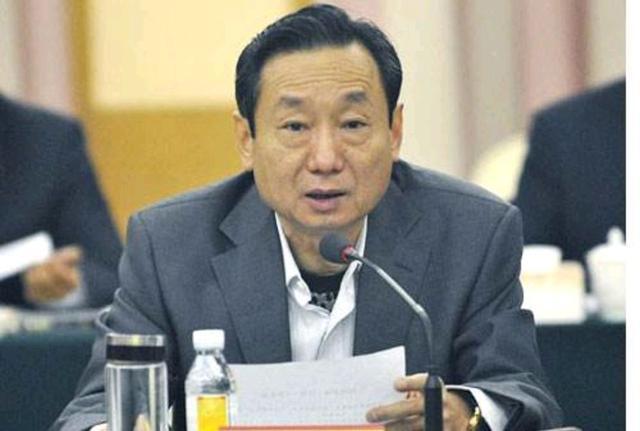 他是河南巨贪正厅级烟草腐败第一窝案受贿近3000万被判无期