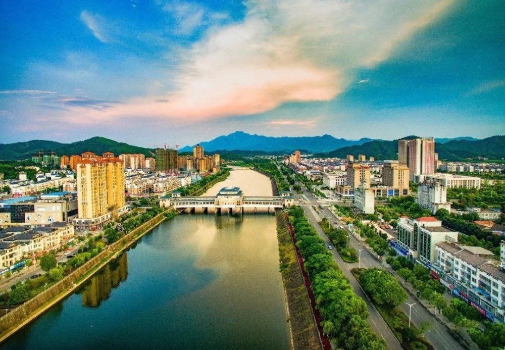 江西德兴全面部署三大五提升工作举措