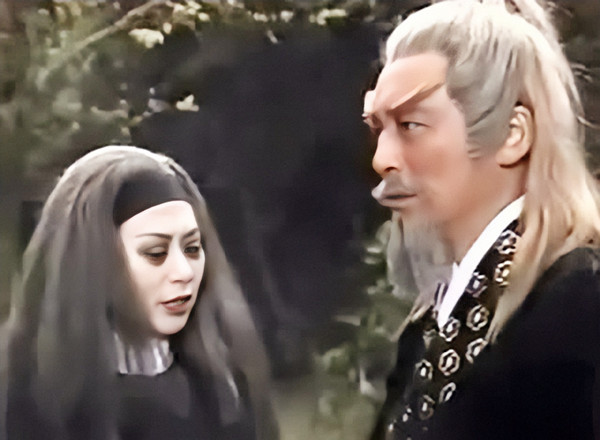 《射雕》黄药师和梅超风的关系,书中早有暗示,他们不仅是师徒