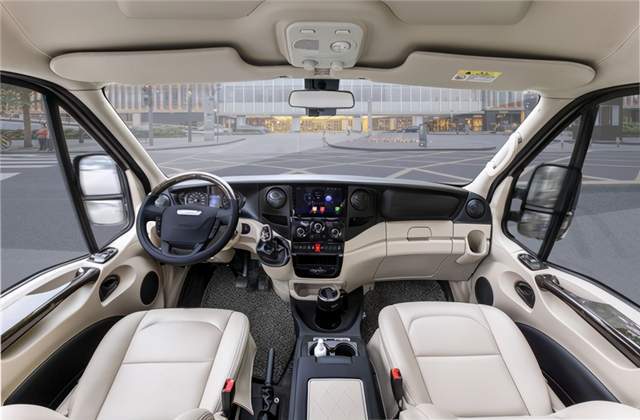 21款依维柯欧胜七座商务车定制版,金冠欧胜之星豪华大七座