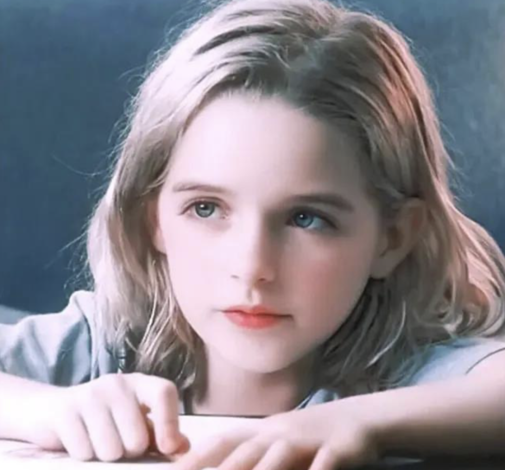 被老天爷追着喂饭吃的好莱坞御用女童星颜值简直就是作弊