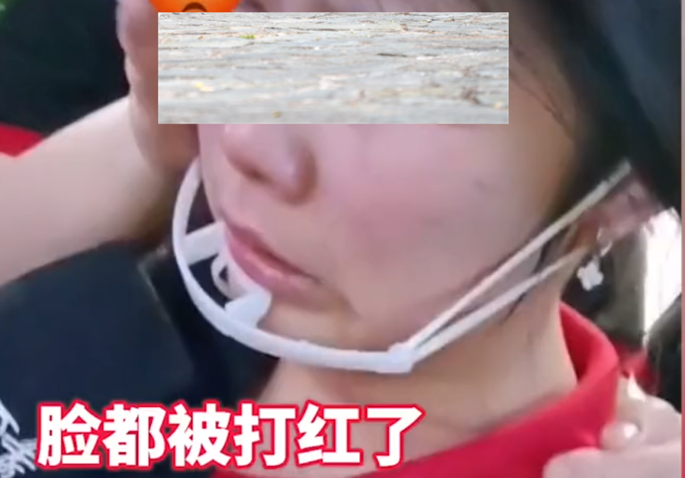 男子中"再来一瓶"要兑奖,服务员请示老板竟被顾客扇