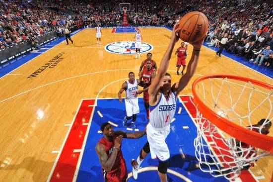 三双 NBA都有哪些球星首秀数据就很爆炸？一人三双，一人打爆三巨头