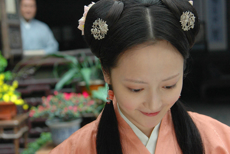 解读《红楼梦》人物之娇杏:从奴隶逆袭成诰命夫人,她幸福吗?