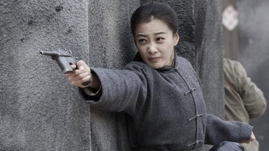 一女匪",在高崇德伤好以后,重新回到了部队中去,不过当时的八路军在多