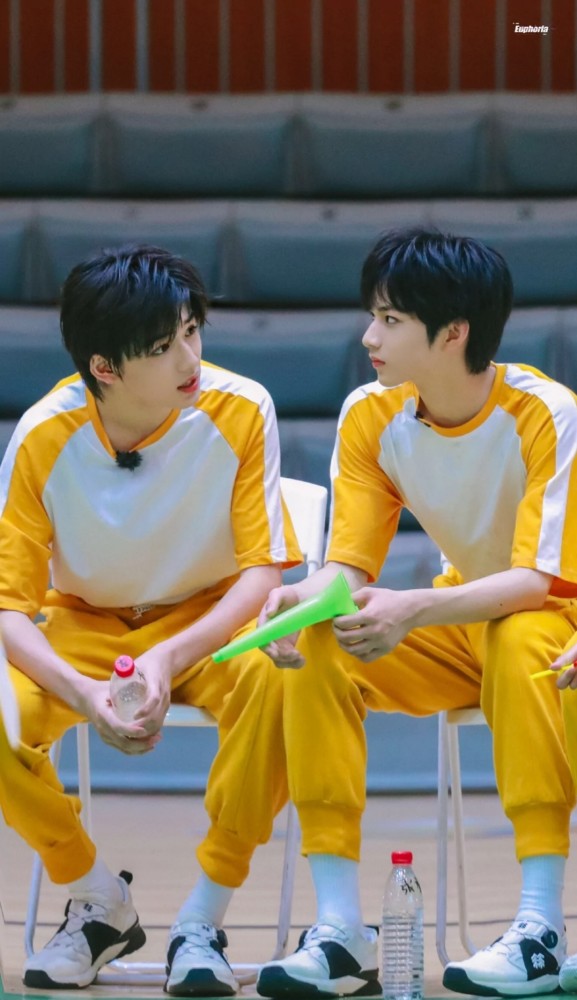 手机壁纸:文轩永远的神