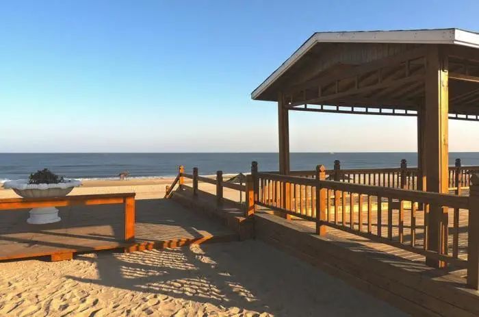 昌黎翡翠岛美景地一半海水一半黄沙