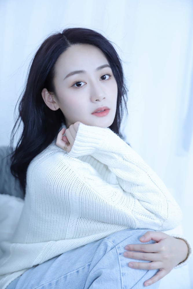 据悉,宋美洁近期参演的《理想照耀中国》《遇龙》两