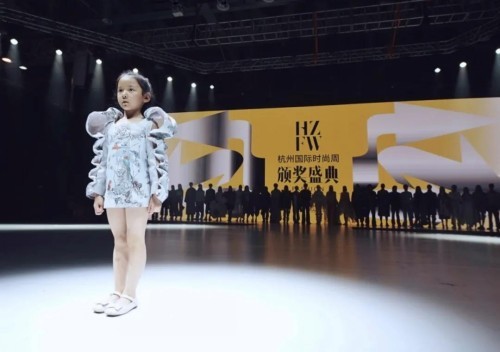 ，杭州国际时尚周2021AW也宣告圆满收官