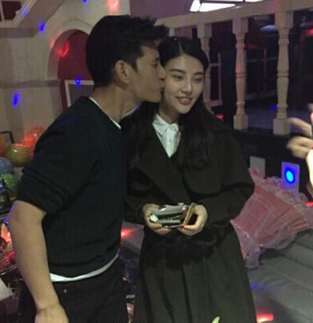 这么尴尬蒲巴甲被曝一求完婚就分手梁洁应该是他最久的女友了