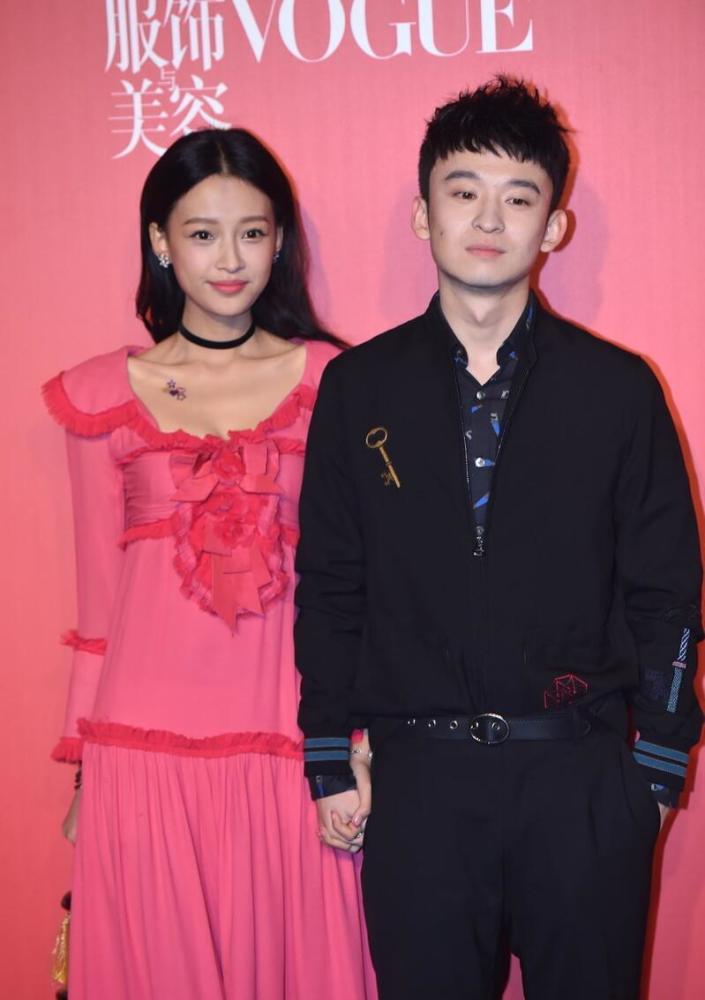 孙怡和董子健太会秀恩爱了穿衣风格虽然老气看着也像热恋中