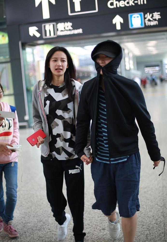 孙怡和董子健太会秀恩爱了穿衣风格虽然老气看着也像热恋中