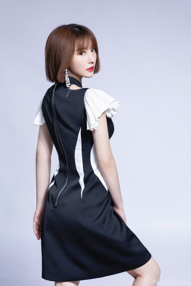 当代美女写真集第十九期柳岩