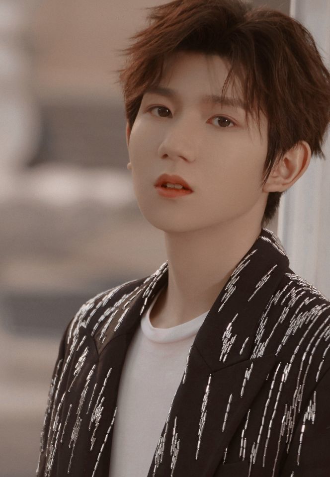 吴磊:我卸妆了,邢昭林:我也卸妆了,王源:让开看我的_腾讯新闻