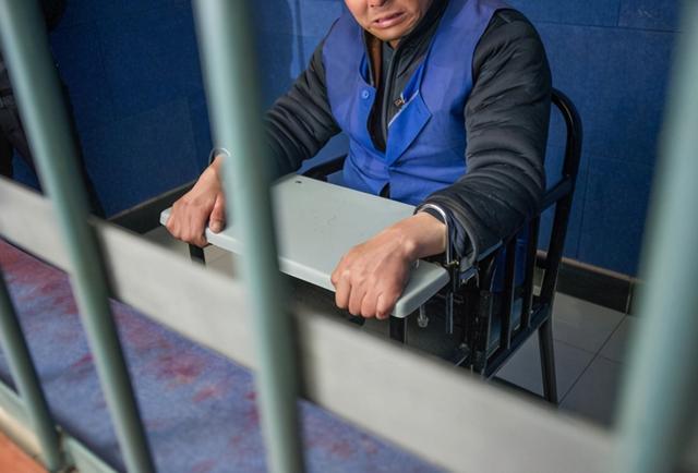 案件结局案发当天,张三准备好作案工具后就把李丽残