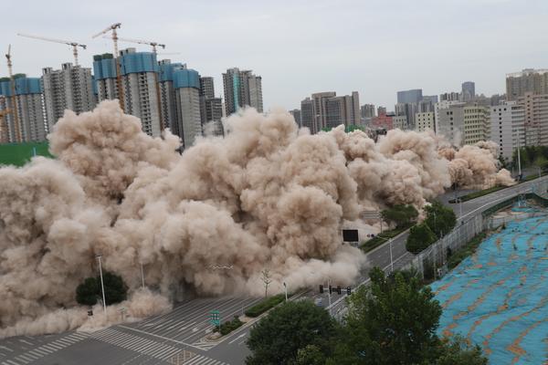大河网景郑州最大城中村陈砦今日迎来第四次爆破拆除
