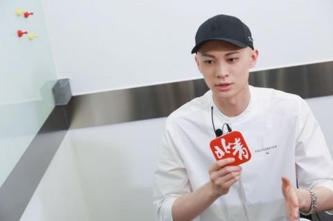 这个光头演员并不酷娱见专访梁森为了工作干啥都成