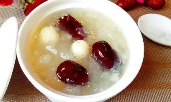 银耳莲子羹怎么做,银耳莲子羹怎么做粘稠