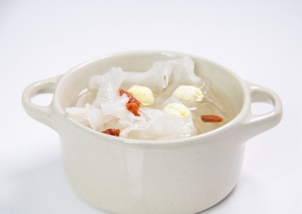 银耳莲子羹怎么做,银耳莲子羹怎么做粘稠