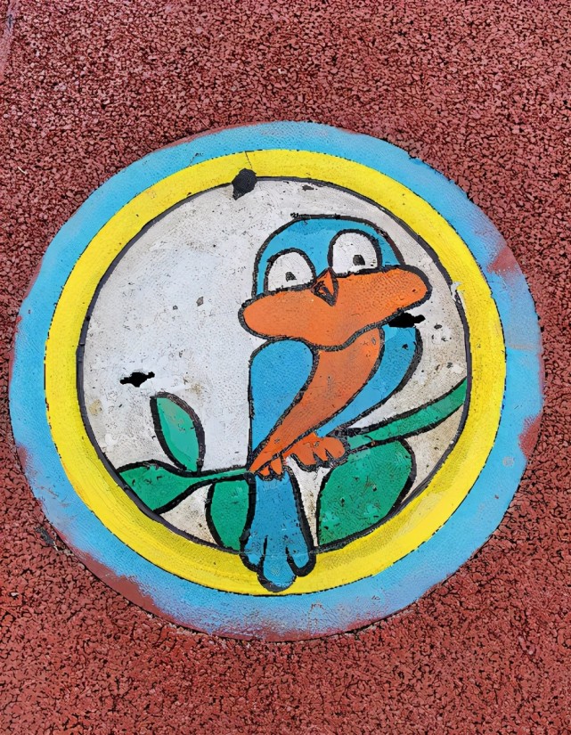 以路为纸也成诗长春蔚山路上的井盖太文艺了