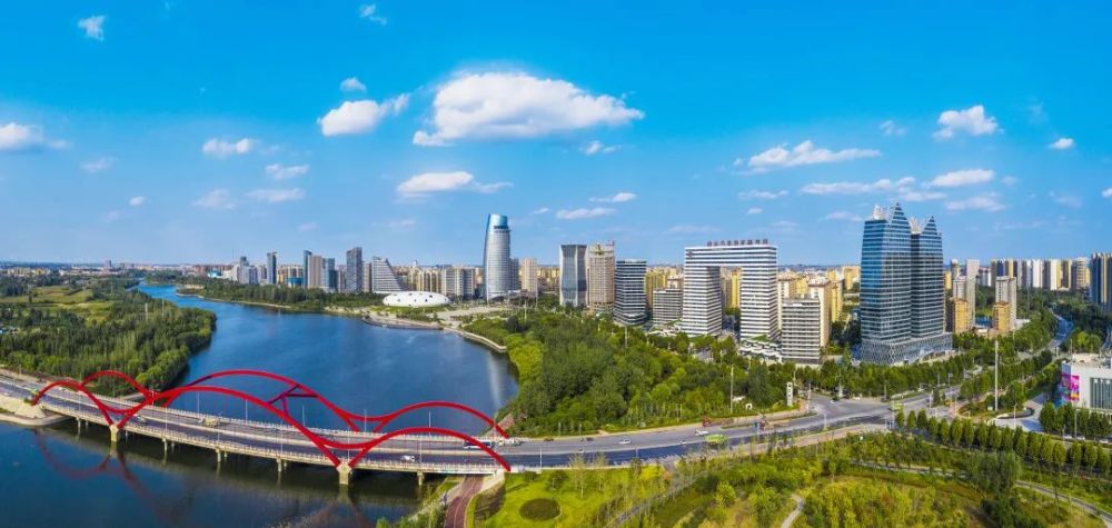 河南日报一版头题聚焦鹤壁市新兴产业助推城市高质量发展!_腾讯新闻