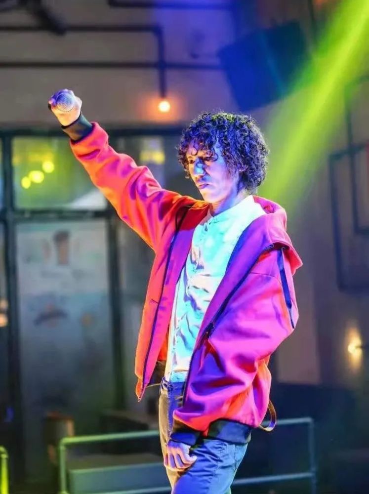 精神分裂的庞麦郎被曝出院扬言要娶妻生子却遭网友怒怼积点德